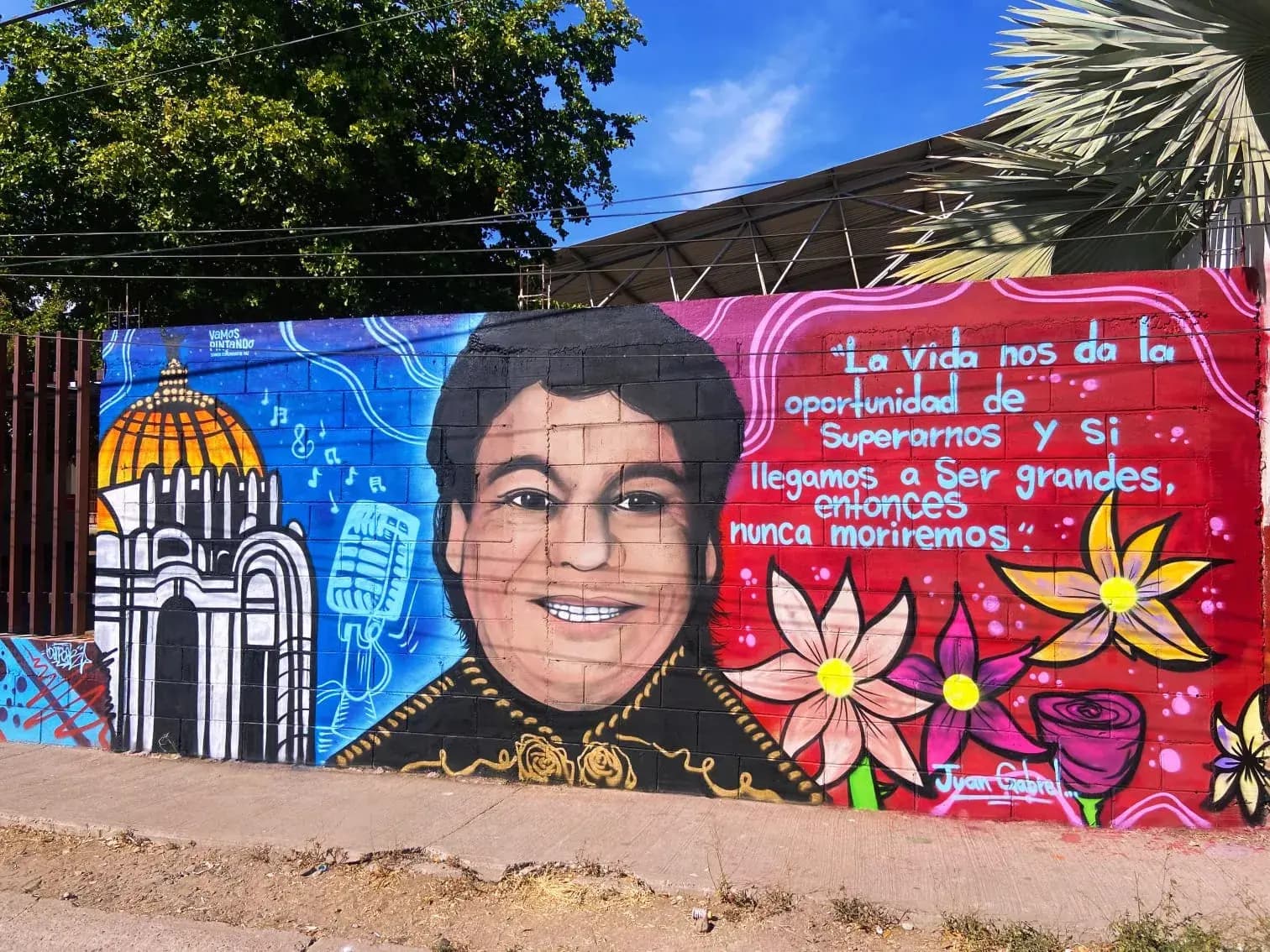 Juan Gabriel, la voz para la paz